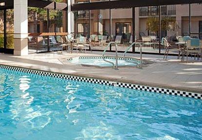 Courtyard By Marriott Detroit Hotel Warren