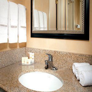 Courtyard By Marriott Detroit